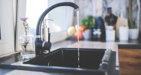 Cómo limpiar el agua de una casa