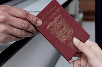 Lo que hago? Renueve su pasaporte ecuatoriano en España?